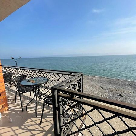 Leon Beach Hotel New Athos Екстериор снимка