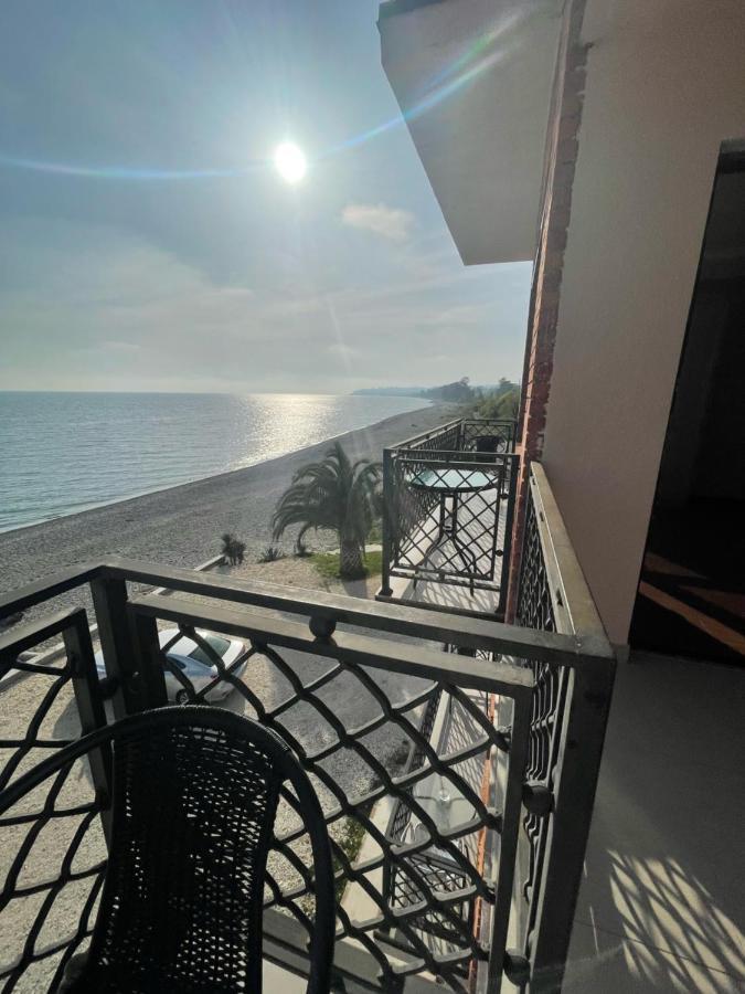 Leon Beach Hotel New Athos Екстериор снимка