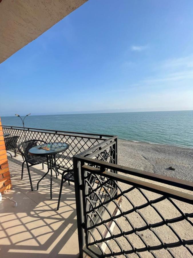 Leon Beach Hotel New Athos Екстериор снимка